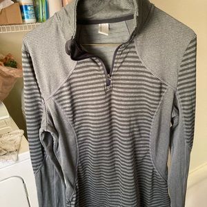 Long sleeve, athletic pullover